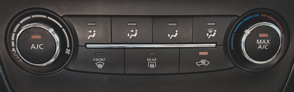 Used 2017 Nissan Sentra SR FWD image 12