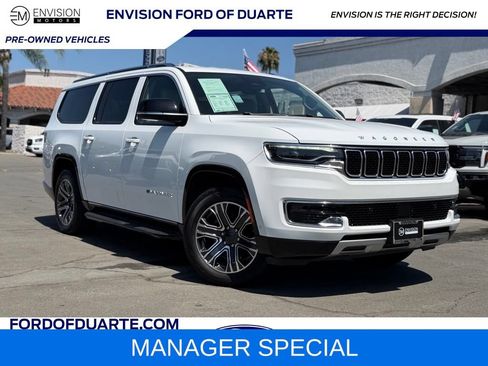 Used 2024 Jeep Wagoneer L Series II w/ Flexible Seating Group AWD/4WD image 1