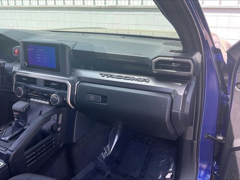 Used 2025 Toyota Tacoma TRD Off-Road image 21