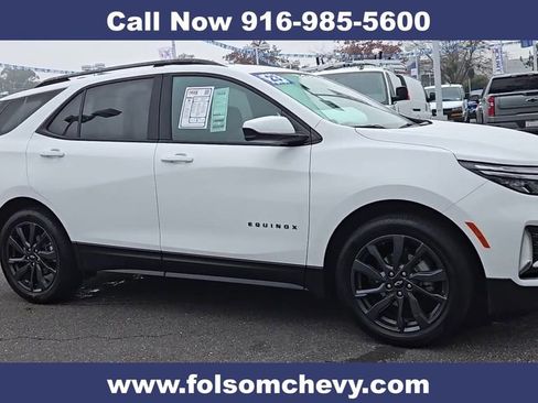 Used 2023 Chevrolet Equinox RS image 2