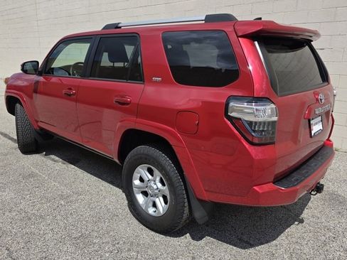 Used 2022 Toyota 4Runner SR5 Premium image 3