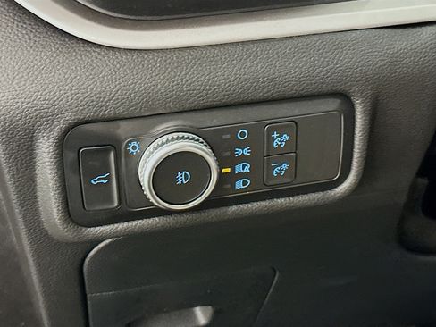 Used 2022 Ford Explorer XLT w/ Equipment Group 202A image 17