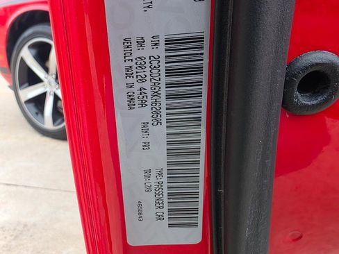 Used 2019 Dodge Challenger SXT image 29