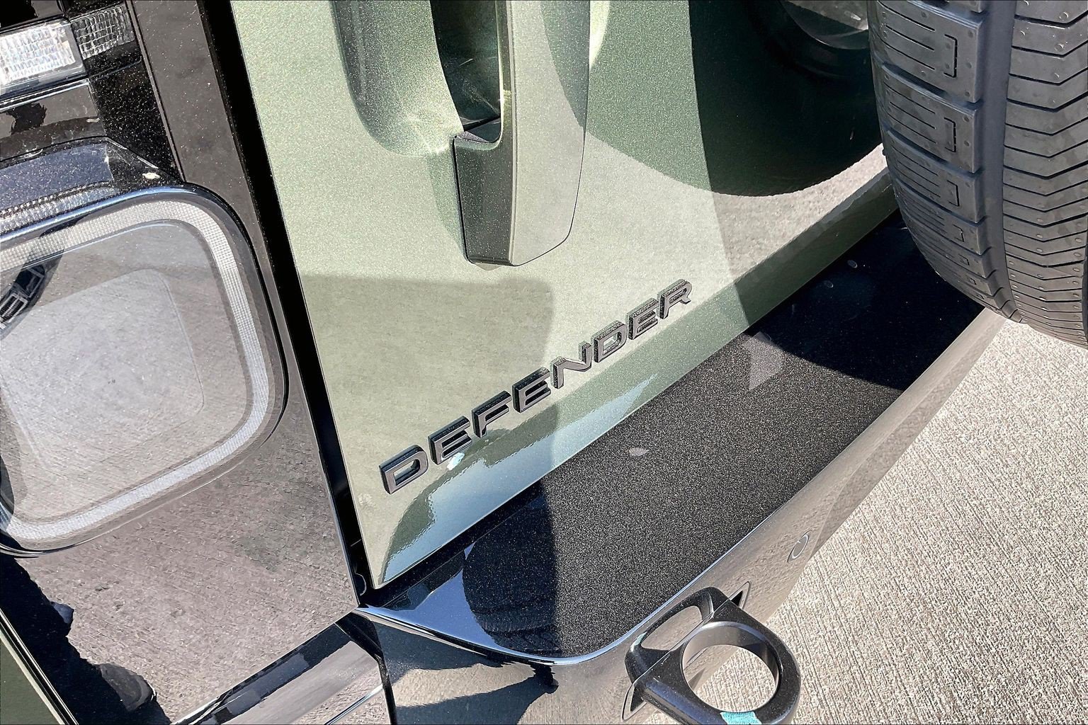 New 2026 Land Rover Defender 110 X-Dynamic SE AWD/4WD image 9