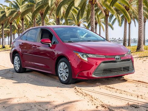 Used 2023 Toyota Corolla LE FWD image 4