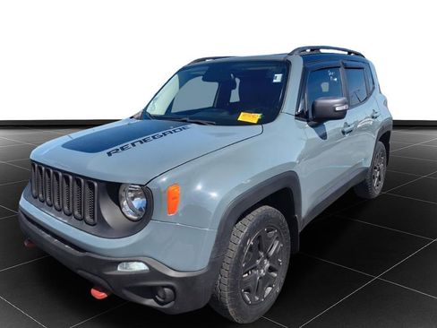 Used 2016 Jeep Renegade Trailhawk w/ Premium Trailhawk Package image 7