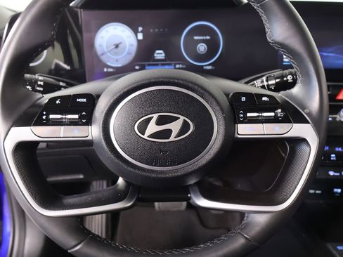 Certified 2025 Hyundai Elantra SEL image 3