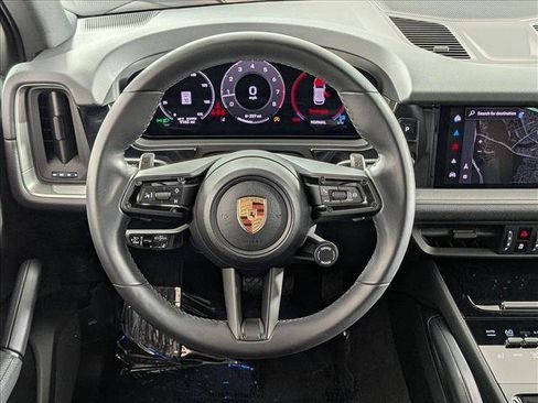 Certified 2025 Porsche Cayenne AWD/4WD image 15