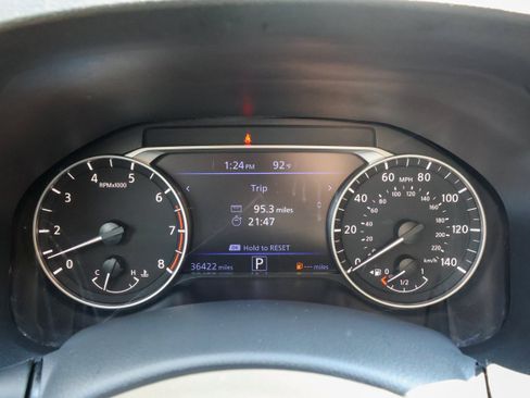 Used 2025 Nissan Altima 2.5 SV FWD image 19