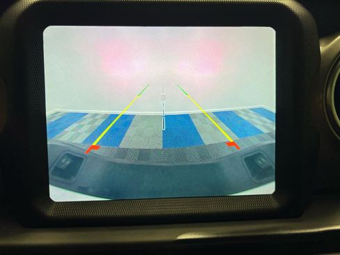 Used 2020 Jeep Gladiator Overland image 17