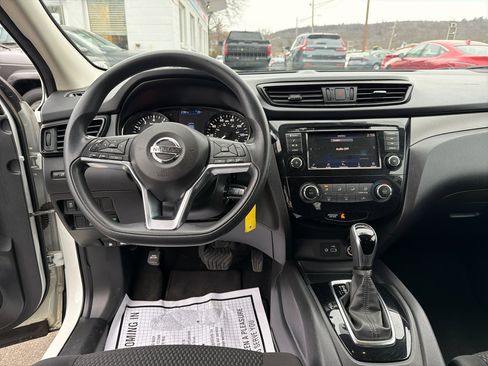 Used 2019 Nissan Rogue Sport S image 21