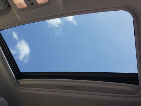Used 2012 Toyota RAV4 FWD w/ Upgrade Value Pkg image 14