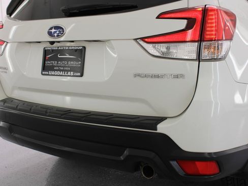 Used 2019 Subaru Forester Limited AWD/4WD image 23