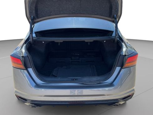 Used 2024 Nissan Altima 2.5 SR FWD image 19
