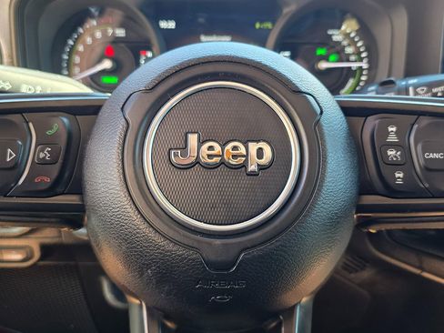 Used 2024 Jeep Wrangler Sport S image 37