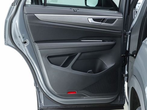 New 2026 Volkswagen Atlas Cross Sport SE image 17