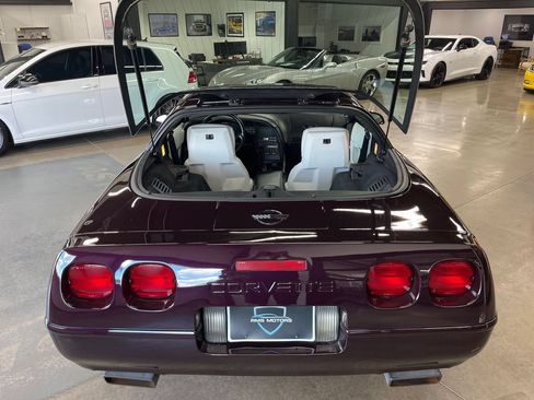 Used 1993 Chevrolet Corvette Coupe RWD image 55
