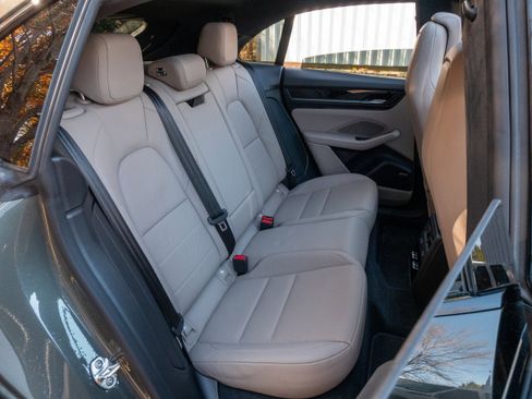 Used 2025 Porsche Macan Electric image 37