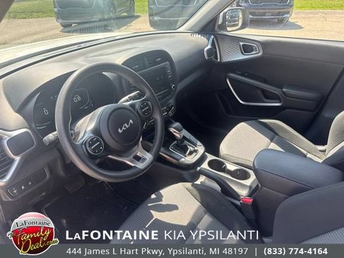 Used 2023 Kia Soul LX w/ Option Group 015 FWD image 9