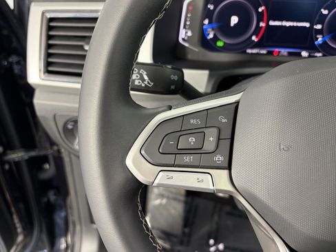 Used 2023 Volkswagen Atlas SE w/ Panoramic Sunroof Package FWD image 28