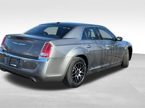 Used 2011 Chrysler 300 Limited image 7