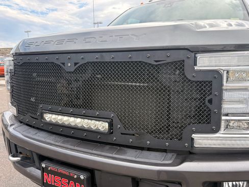 Used 2018 Ford F250 Platinum w/ Platinum Ultimate Package AWD/4WD image 14