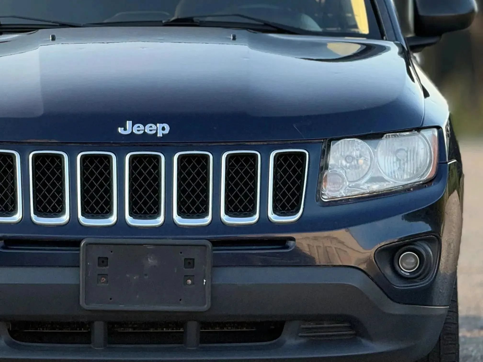 Used 2013 Jeep Compass Latitude AWD/4WD image 12