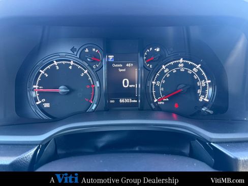 Used 2022 Toyota 4Runner SR5 Premium image 32