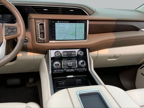 Used 2023 GMC Yukon Denali w/ Denali Reserve Package AWD/4WD image 7