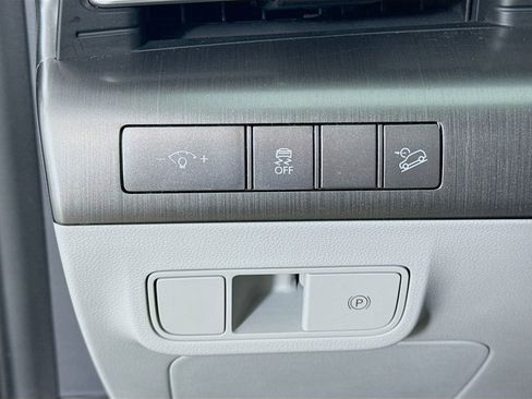 Certified 2025 Hyundai Kona SEL image 10