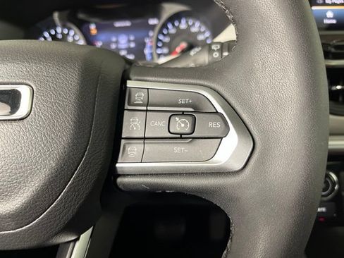 Used 2025 Jeep Compass Limited w/ Sun & Sound Group AWD/4WD image 22