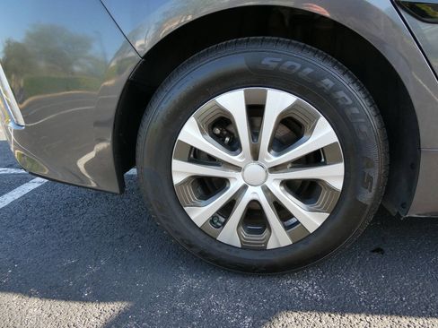 Used 2017 Toyota Prius Prime Plus FWD image 31