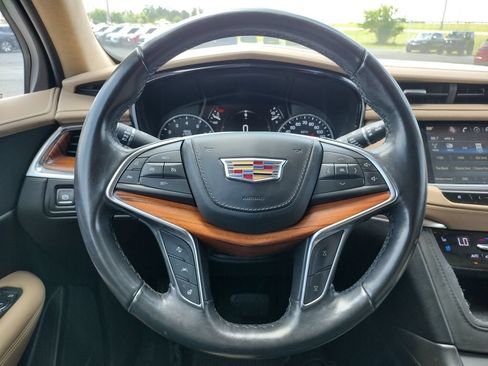 Used 2019 Cadillac XT5 Platinum AWD/4WD image 7