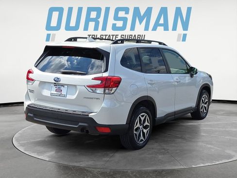 Used 2021 Subaru Forester AWD/4WD image 6
