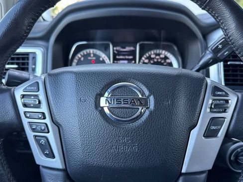 Used 2018 Nissan Titan SL w/ Chrome Package AWD/4WD image 36