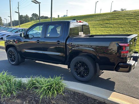 New 2026 Nissan Frontier SV w/ SV Convenience Package image 3