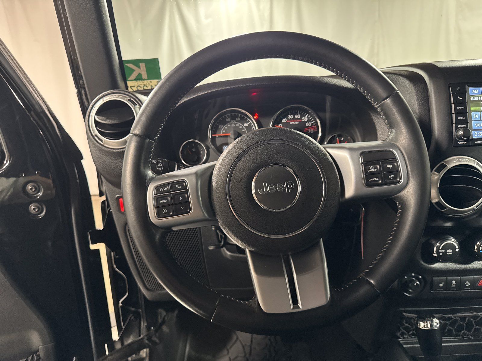 Used 2017 Jeep Wrangler Unlimited Rubicon AWD/4WD image 15