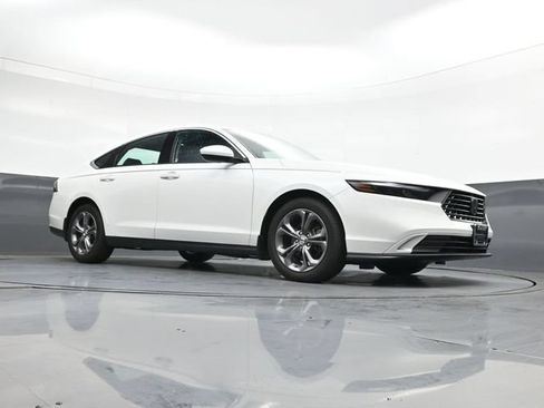 Used 2024 Honda Accord EX image 29
