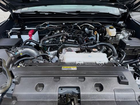 Used 2025 Toyota Tacoma SR5 RWD image 36