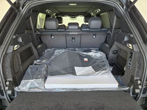New 2026 Land Rover Range Rover Long Wheelbase SE AWD/4WD image 14