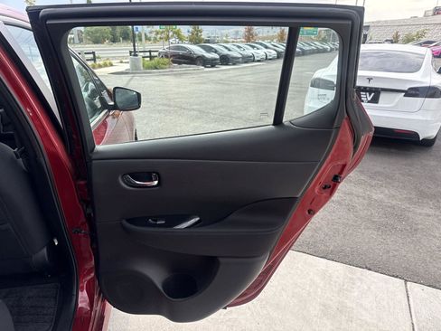 Used 2020 Nissan Leaf SV w/ Protection Package FWD image 19