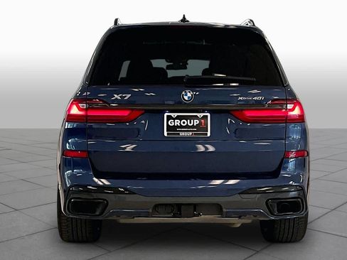 Used 2022 BMW X7 xDrive40i w/ M Sport Package AWD/4WD image 4