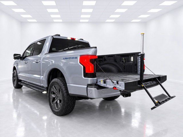Used 2022 Ford F150 Lightning Lariat AWD/4WD image 12
