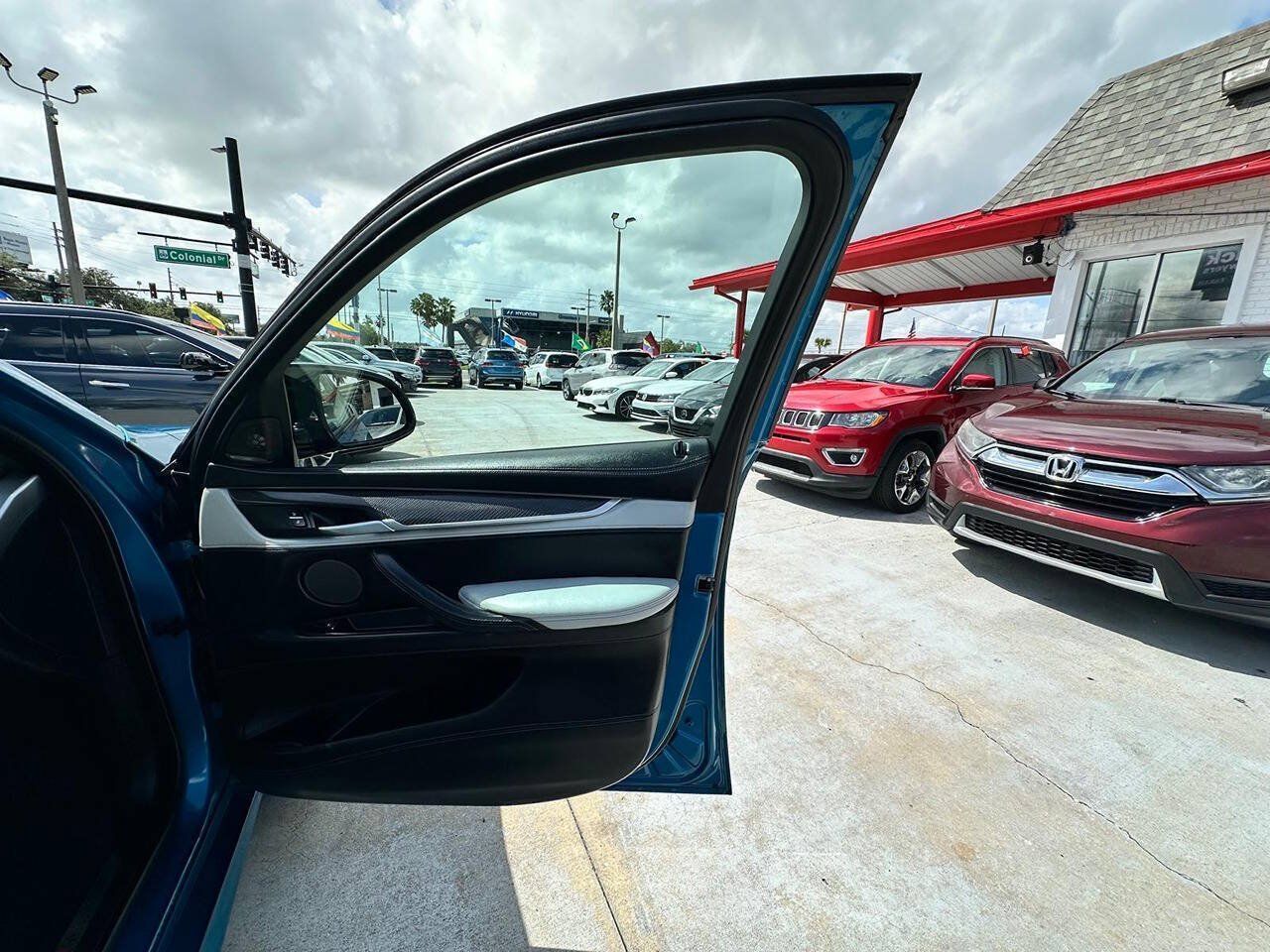 Used 2018 BMW X6 M AWD/4WD image 17