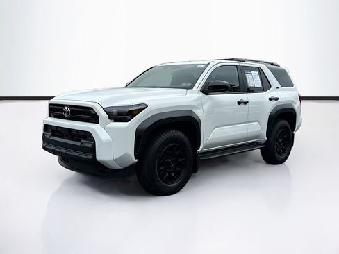 Used 2025 Toyota 4Runner SR5 AWD/4WD image 3