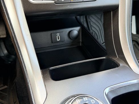 Used 2017 Ford Fusion SE w/ Fusion SE Technology Package FWD image 43