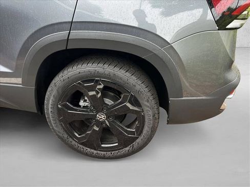 Used 2025 Volkswagen Taos SEL image 12