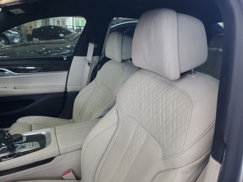 Used 2022 BMW 750i xDrive w/ Executive Package AWD/4WD image 16