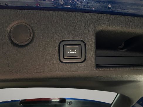 Used 2022 Chevrolet Equinox RS w/ RS Leather Package AWD/4WD image 24