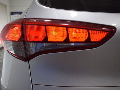 Used 2017 Hyundai Tucson SE image 30